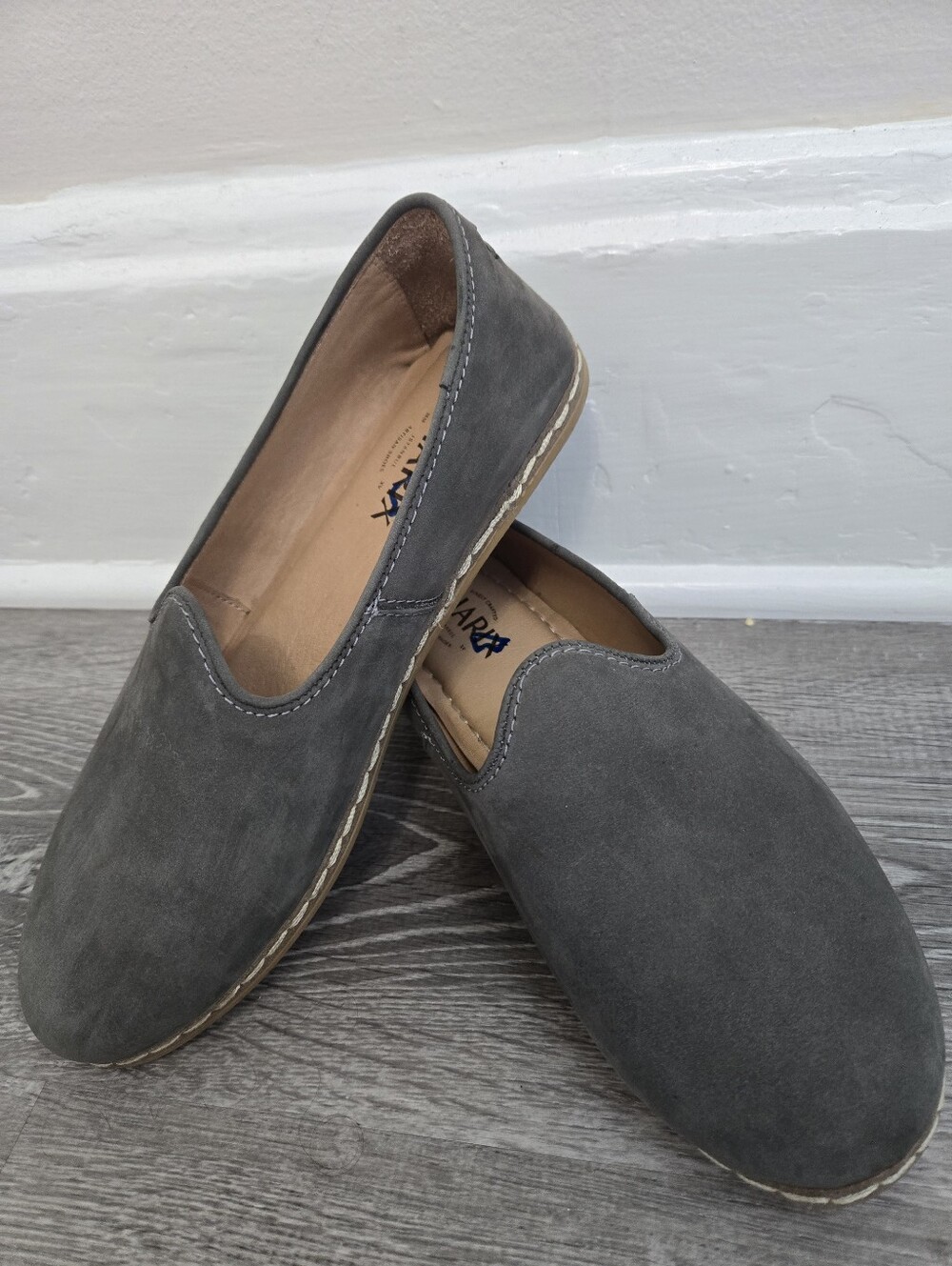 Charix Womens Graphite Nubuck Slip-On Loafers Size EU 39 US 8.75 Grey Minimalist